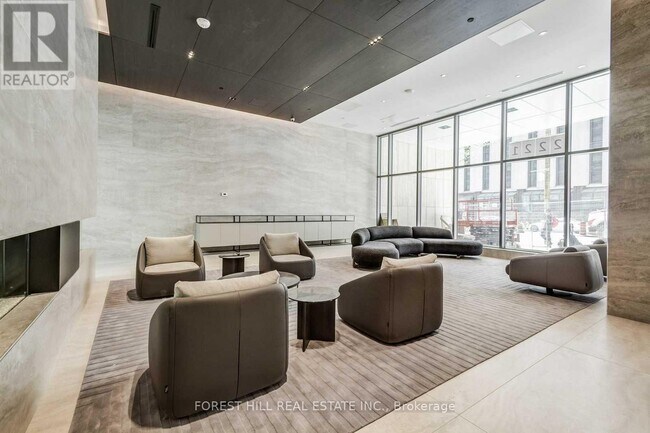 2221 Yonge St Unit 5610