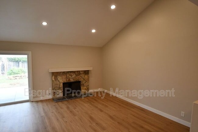 Photo - 3621 Miramar Way