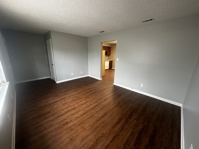 Photo - 7 Shanna Cir