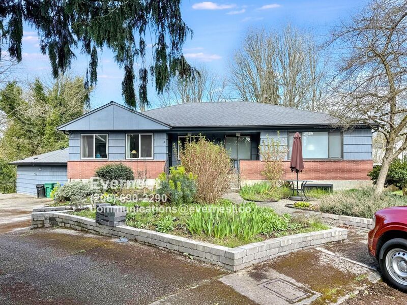 Photo - 10021 7th Ave NW