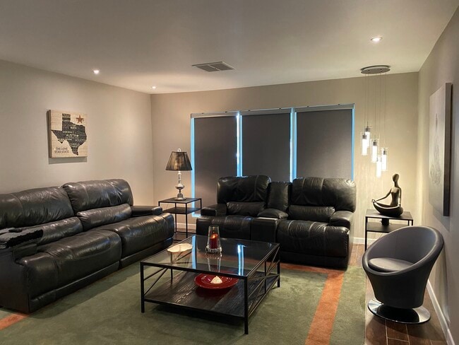Photo - 3890 Kenwood Dr Unit Furnished for Corporates