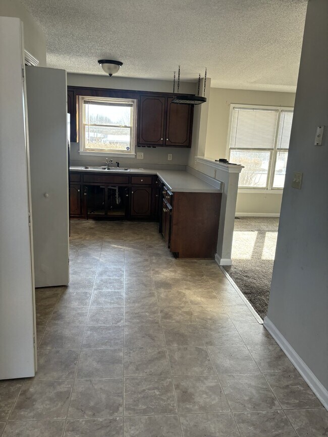 Photo - 363 Donna Dr