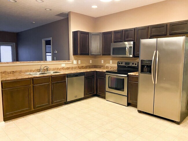 3 Bedroom Home In Lindberg Village