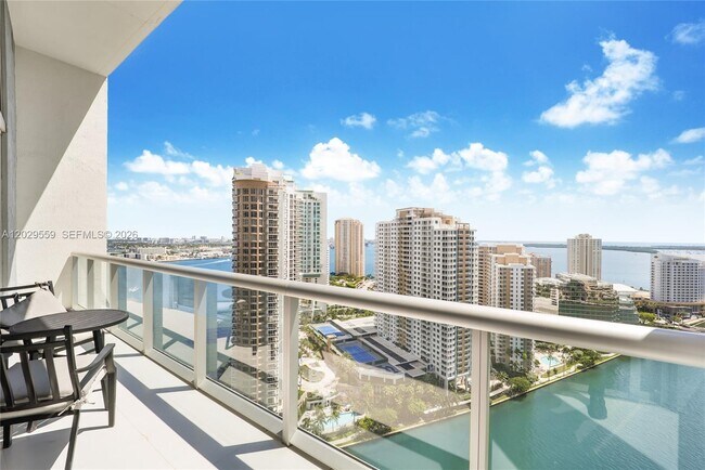 Photo - 475 Brickell Ave Unidad 2807