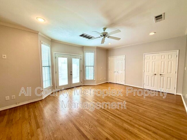 Photo - 4511 Gilbert Ave