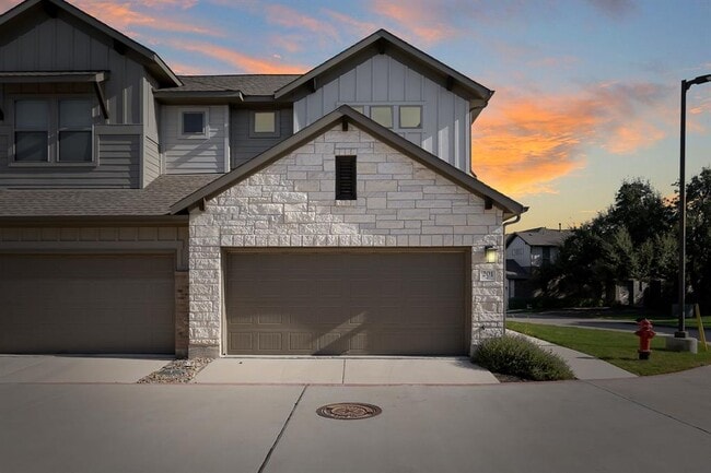 Building Photo - 2500 FOREST CREEK Dr