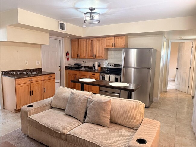 Photo - 2435 Wilson St