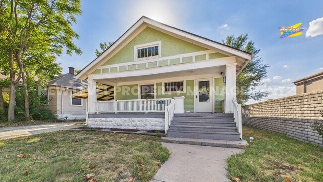 Photo - 347 N Holyoke Pl