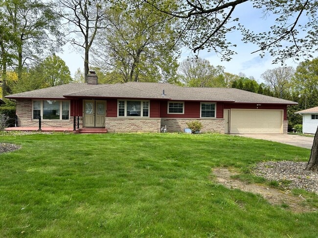 Building Photo - Three Bedroom, Single-Family Home