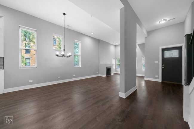 Photo - 700 S Loomis St Unit 1