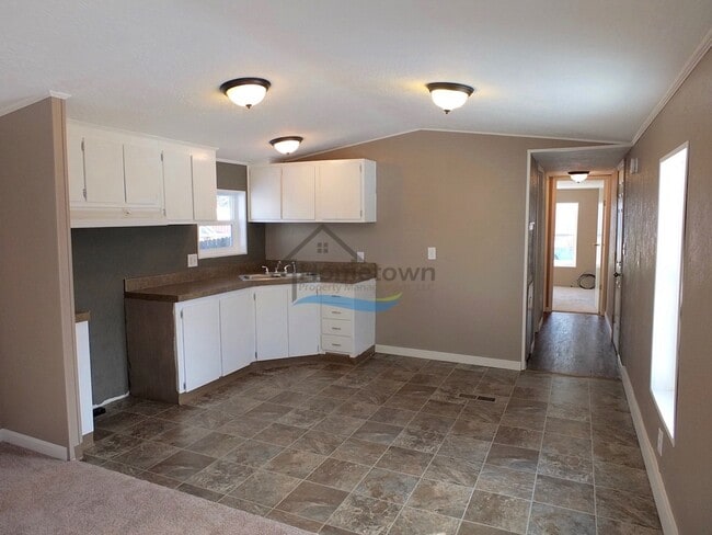 Photo - Beautiful & Clean 2 Bed 1 Bath Manufacture...