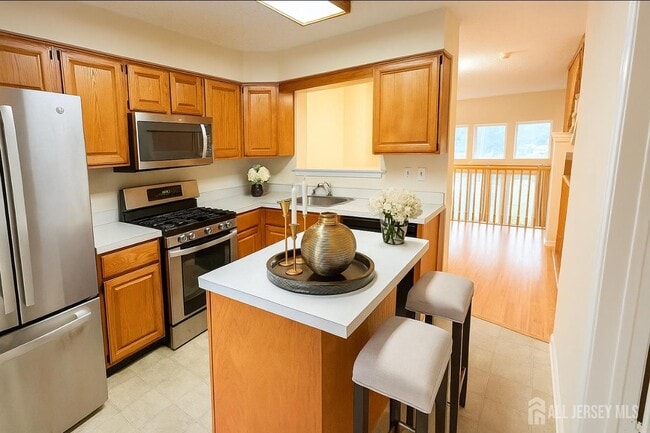 Building Photo - 0-75 W Shrewsbury Pl Rental