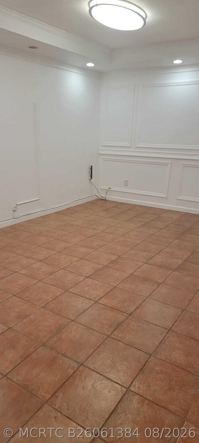 Photo - 5937 Taft St Unit 1