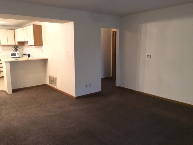 Photo - 2 Bedroom Top Floor Apartment - Close to I-70