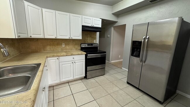 Building Photo - 1053 Cherbourg Ave E Rental