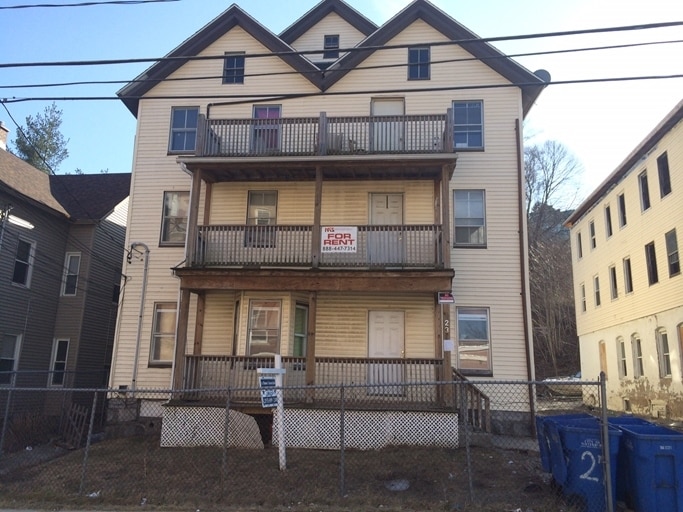 Photo - 23 W Porter St Apartments