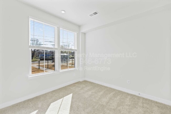 Photo - 2833 Statesville Ave