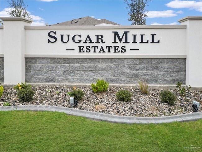 Building Photo - 19 Shavano Dr Unit 3