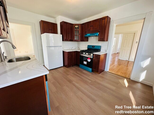 Photo - 138 Holton St