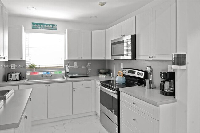 Photo - 1310 SW 76th Ave