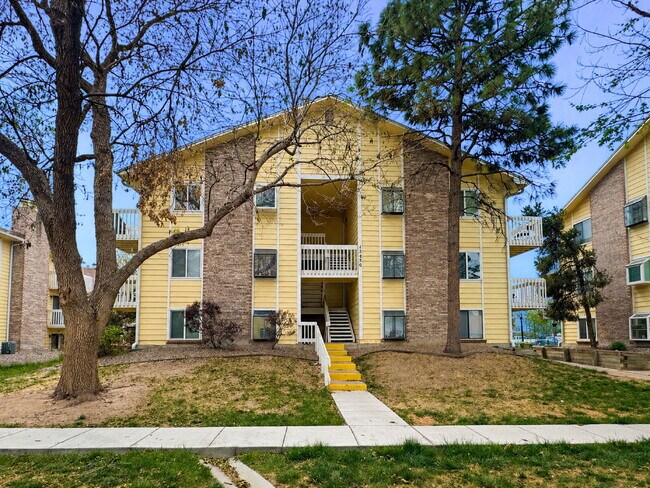 Photo - $1,540.95 with $300 off the first month's rent, 1 Bed - 1 Bath, Condo in Aurora with Washer and D... Unit #103