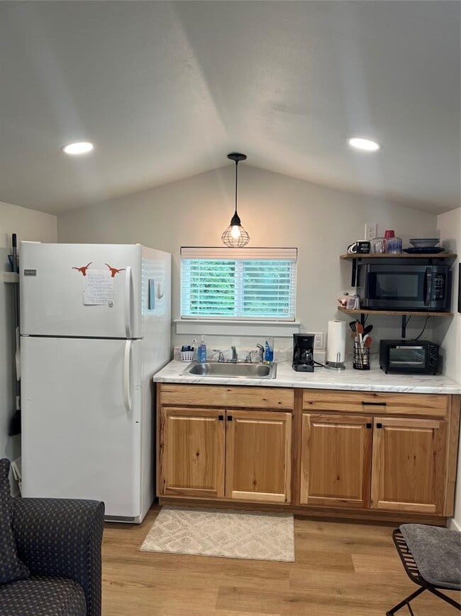 Photo - 165 Ranchette St