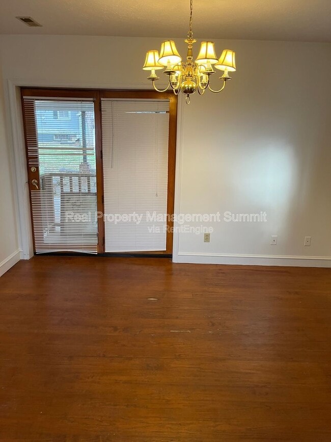 Photo - 10 Fayette St