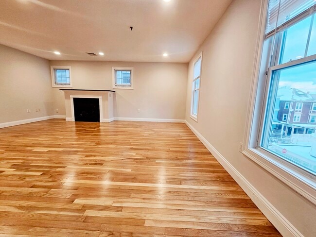 Photo - 135 Calumet St Unit 3