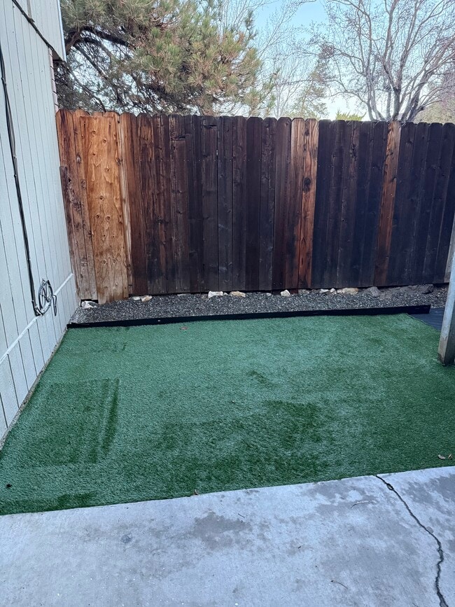 Photo - 1328 Green Ct N