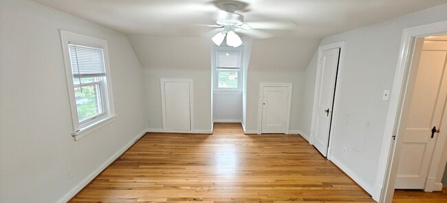 Photo - 3 BR / 1.5 BA Cute Cape Cod with a garage for Rent in Lakeside!