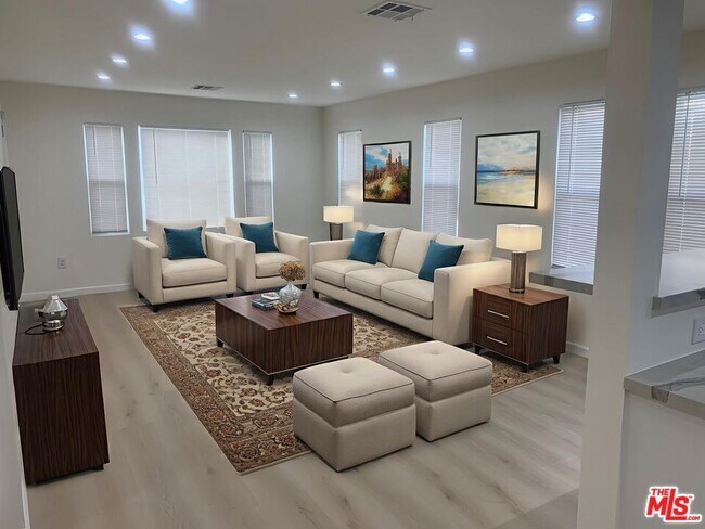 Photo - 1258 N Detroit St