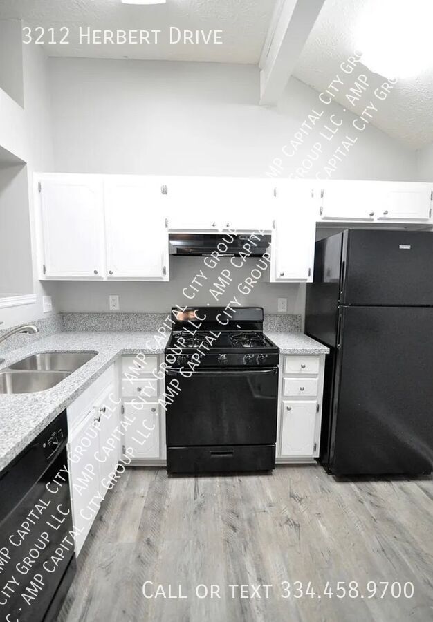 Photo - 3212 Herbert Dr