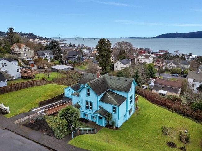 Photo - 3088 Harrison Ave Unit B / Upper