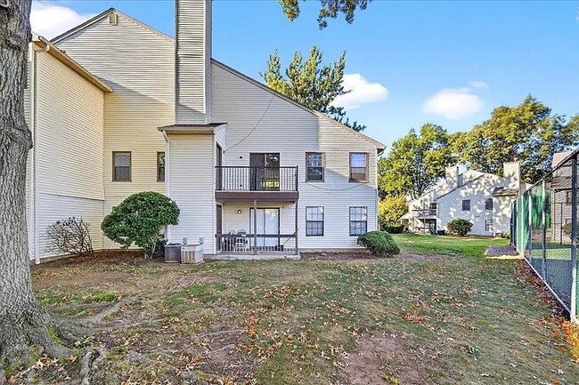 Photo - 1002 Woodbridge Commons Way