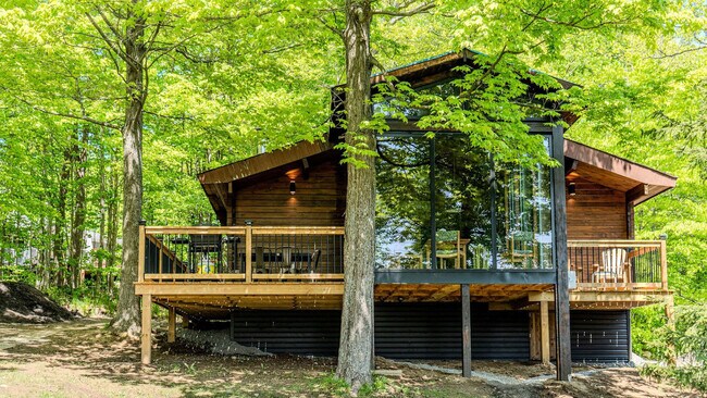 Photo - 2689 Muskoka District Road 118 West Unit ID1314775P