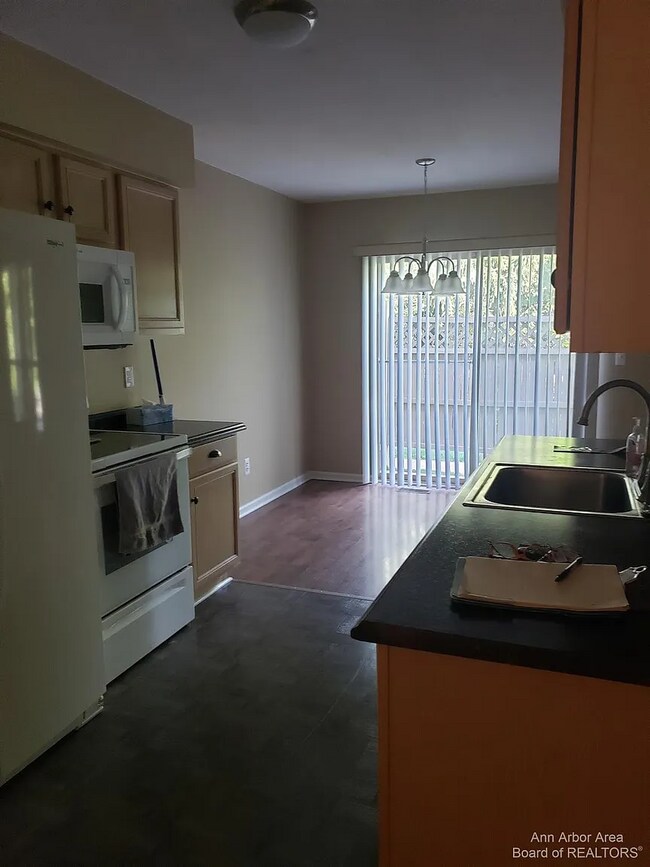 Photo - 135 Commons Cir Unit 135