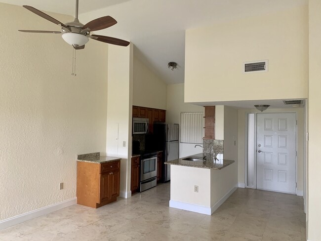 Building Photo - 2841 N Oakland Forest Dr Rental
