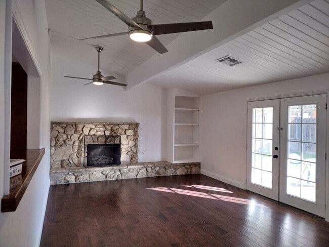 Photo - Large family home in Panorama area, near B...