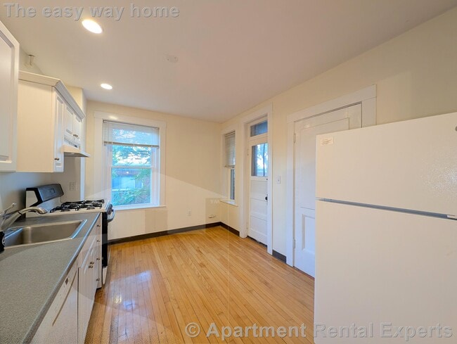 Photo - 331 Harvard St Unidad #11