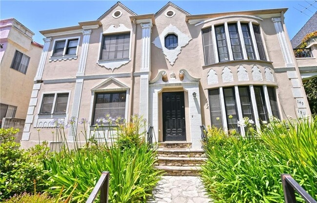 Building Photo - 147 S Crescent Dr Unit 1