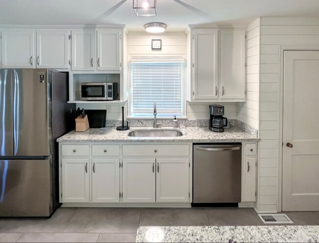 Photo - 4445 6th Ave S