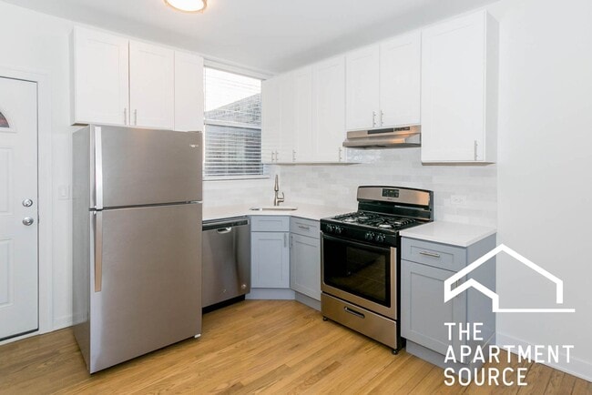 Building Photo - 5214 N Damen Ave Unit 3