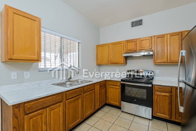 Photo - 149 W Lee St