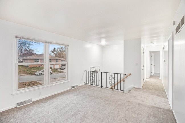 Photo - Beautiful 4 Bedroom and 2 Bathroom House in Independence