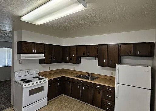 Photo - 835 W Main St