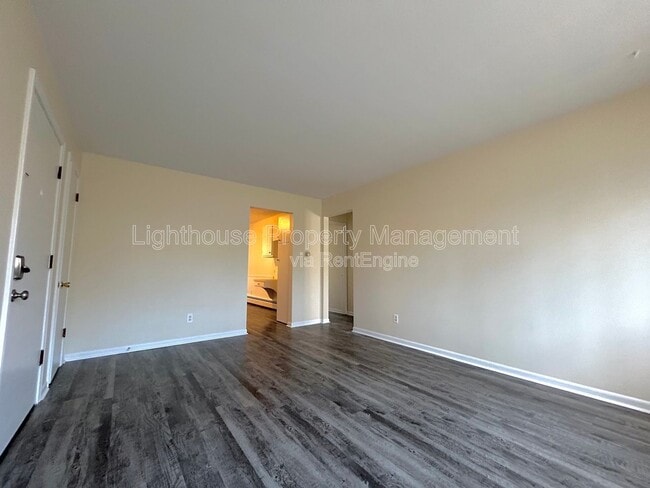 Photo - 143 Exchange St SE Unidad D