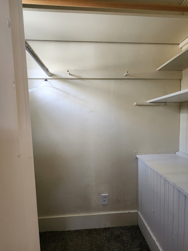 Room 1 Closet - 811 N Junett St