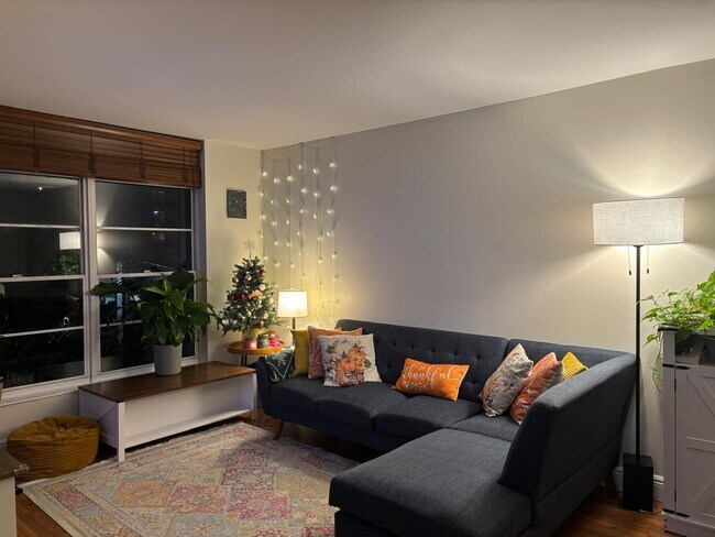 210 SW 11th St Unit 409