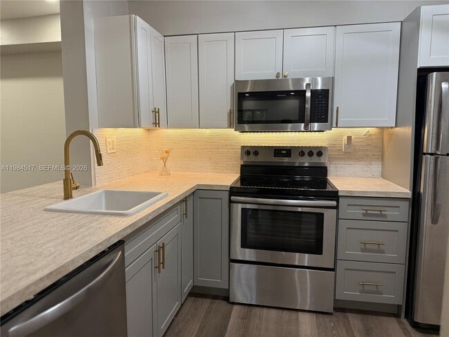 Photo - 3001 N Oakland Forest Dr Unit 104