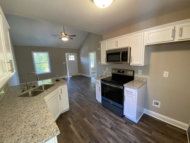 Photo - 211 CAVE ST , Charming 2 Bed, 1 Bath Rent...